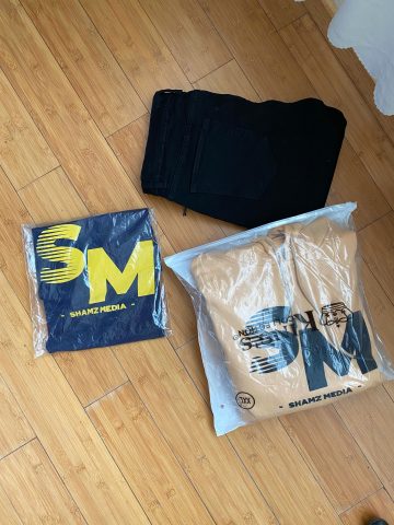 ⁠Sweat Shirt